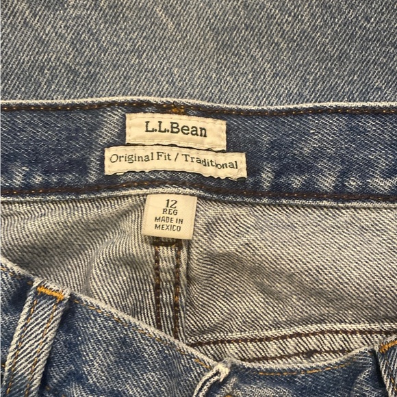 L.L. Bean 12R. -2 - Picture 2 of 2